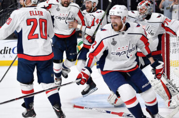 La #StanleyCup est #ALLCAPS! ...