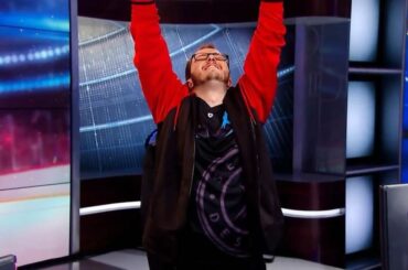 Vous recherchez un favori #NHLGWC? Cela pourrait être Foolx90.
Regardez la finale mondiale ...