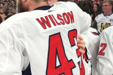 Marquez / nommez le joueur / fan #ALLCAPS que vous voulez embrasser à la victoire maintenant. #Coupe Stanley...