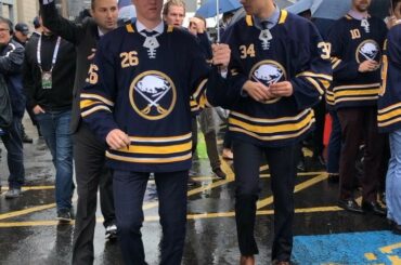 Clinton, rencontrez @rasmusdahlinn #HockeyvilleUSA ....