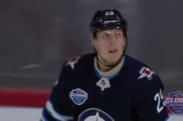 @patriklaine + sont un beau combo. #NHLGlobalSeries ...