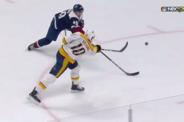 Colton Sissons relève le tour du chapeau @entreprise lors de la soirée d'appréciation des anciens combattants ...