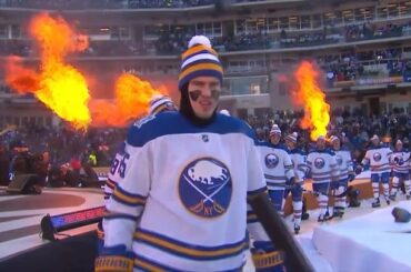 Les @nyrangers et les @buffalosabres ont fait un show lors du #WinterCl de l'année dernière ...