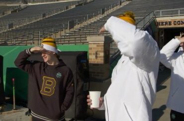 "Tu n'as pas besoin de voir, tu es un gardien." Regardez les @NHLBruins et @NHLBlackhawk ...