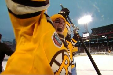 Fenway Park était la toile de fond de l'une des plus belles finitions de #WinterClassic ...