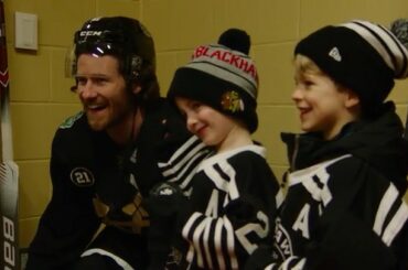 "Tout comme leurs pères. Rire une seconde, se battre la suivante." Regardez le @NHLBr ...