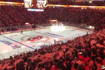 Cela fait longtemps, mais les fans de @nhlcanes sont prêts. #Coupe Stanley...