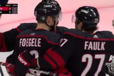 Si les @nhlcanes veulent revenir dans la série, c'est certainement le chemin. #Sta ...