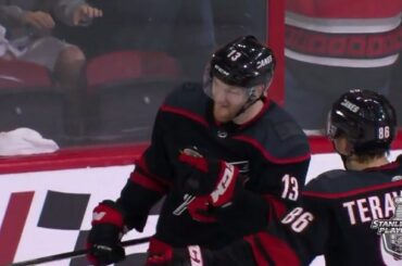 Je ne savais pas que @ssebastianaho était aussi bon qu'un vendeur. #Coupe Stanley
: @cnbc
: @ ...