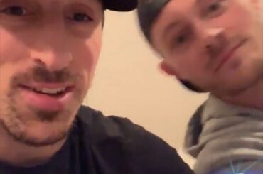 "Vous avez l'air sexy dans sa robe, M. @ jdebrusk." @ bmarch63 prend le relais de @ chriswags21 ...
