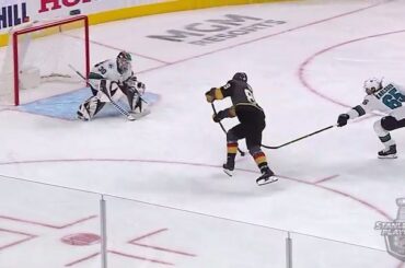 Alex Tuched s'en va pour une assurance supplémentaire. #Coupe Stanley...
