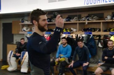La rondelle de jeu @stlouisblues va à Jaden Schwartz pour son chapeau au jeu 6! Qui'...
