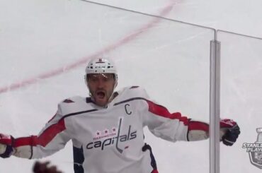 @ aleksandrovechkinofficial est probablement un fan de The Office ... #StanleyCup
: @nhlo ...