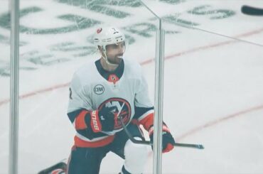 Et les @ny_Islanders n'ont absolument pas l'intention de ralentir. #Coupe Stanley

LNH ...