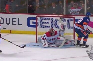 Beaucoup d'amour dans le gant de @ pmraza34. #Coupe Stanley
: @nbcsports
: @sportsnet ...