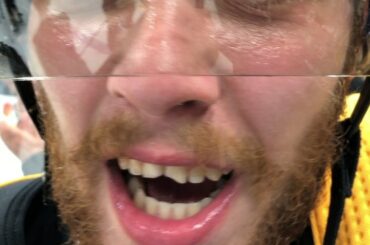 @davidpastrnak doit le remettre aux fans de @nhlbruins. Vous êtes fort. # Game7 #Sta ...