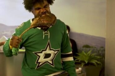 Nourris cet homme! @ezekielelliott #StanleyCup (@dallasstars) ...