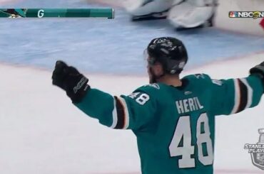 Je ne peux pas arrêter, je n'arrêterai pas. @ hertlik48 continue d'avancer. #Coupe Stanley
: @nbcsports
: ...