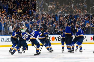SCENES absolues à St. Louis la nuit dernière! #Coupe Stanley...