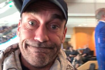 Un # Game7 très disputé? Jon Hamm est partant pour ses @stlouisblues. #StanleyCu ...