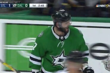 @ radulov22, un grand gars qui marque des buts. #Coupe Stanley
: @nbcsports
: @sportsnet ...