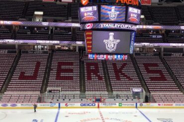 Je vais prendre le deuxième tour des séries éliminatoires #StanleyCup, style jerk s'il vous plaît ....