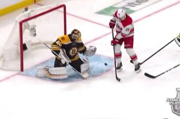 Le finnois a été amené via @ssebastianaho. #Coupe Stanley
: @nhlonnbcsports
: ...