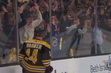 C'est juste glissant, @ chriswags21. #Coupe Stanley...