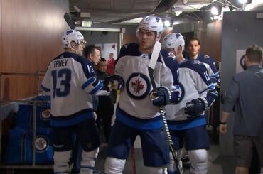 De la griffe de dinosaure au butin, la catégorie Meilleure poignée de mains #NHLFanChoice est ...