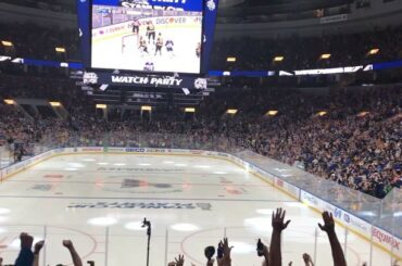 1 178 milles / 1 895 km à l’ouest de @tdgarden, le @enterprise_cntr s’est arrêté. @s ...