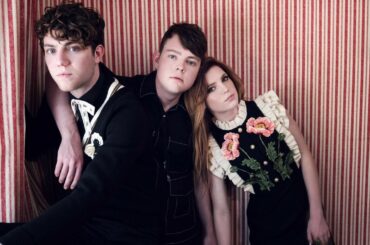 Ne le manquez pas! @echosmith se produit en direct sur la rue du marché à St. Louis ...