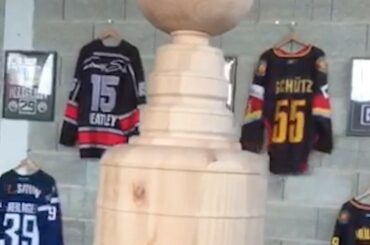 Ce sanctuaire des gagnants allemands de #StanleyCup est UNREAL!

#StanleyCup #MyPlayoffsMo ...