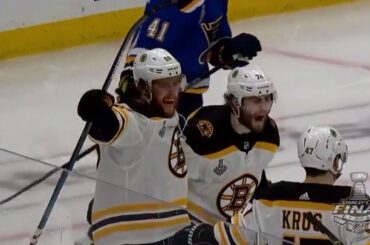 @davidpastrnak se charge définitivement de glucides. #Coupe Stanley
: @nhlonnbcsports
: @sp ...