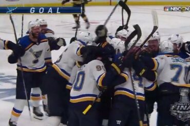 C'est un moment que les @stlouisblues n'oublieront pas de sitôt. #Coupe Stanley...