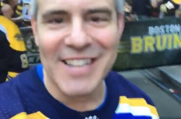 Je dois donner crédit @bravoandy. Il brave la foule de la ville natale pour # Game7. #Stanl ...