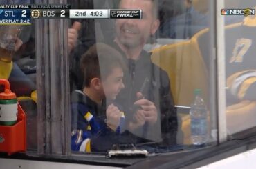 Manière de garder la tête sur un pivot, Jake Allen! #StanleyCup # MoreThan60 ...