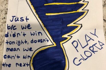Gabbie a écrit cette note à son favori @stlouisblues après le troisième match et pourrait bien ...