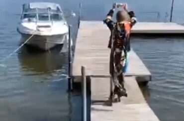 On dirait que certains fans de @nhlbruins pratiquent déjà leur célébrité #StanleyCup ...