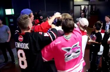 Rien de tel que se faire rédiger et ensuite célébrer avec de bons copains. #NHLD ...