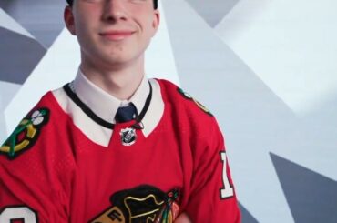 @ kdach77 le garde dans son nouvel équipement @nhlblackhawks! #NHLDraft ...
