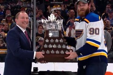 Bien joué, Ryan! #Coupe Stanley...