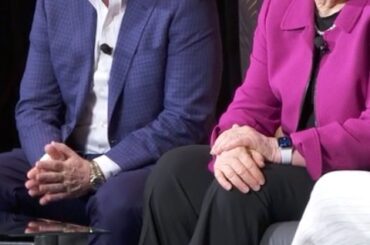 «Nous avons besoin que tout le monde travaille ensemble. Les hommes et les femmes, tous les sexes, tous. "- @bi ...