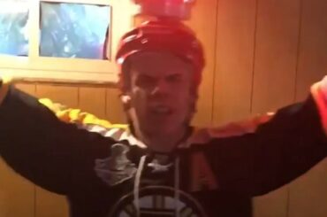 On pourrait dire que les fans de @nhlbruins sont très en demande pour # Game7! #StanleyCup #MyPlayoffsMome ...