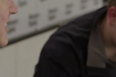 Dès que vous laissez le monde voir qui vous êtes, cela devient tellement plus brillant et plus morne ...