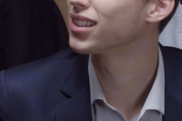 Mettre de l'équipement est essentiel. Ne vous inquiétez pas, notre coach de vie a les avantages de #NHLDraft ...