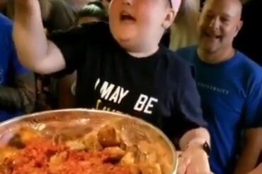 Laila qui mange des raviolis grillés dans la #StanleyCup n'a pas de prix! (@travelswit ...