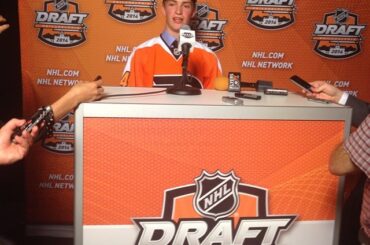 Parler d'un accueil chaleureux, Travis Sanheim @philadelphiaflyers a été rédigé à un l ...