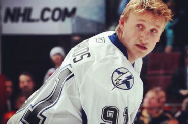 #TBT: En ce jour de 2008, Steven Stamkos, recrue de @TBLightning, a marqué son premier t ...