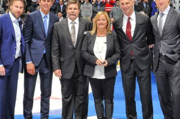 Ce groupe spécial a participé à une cérémonie de mise en jeu hier à Toronto ....