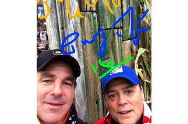 Prêt pour du «vieux hockey» avec ces gars? #ThanksgivingShowdown #MacysPa ...